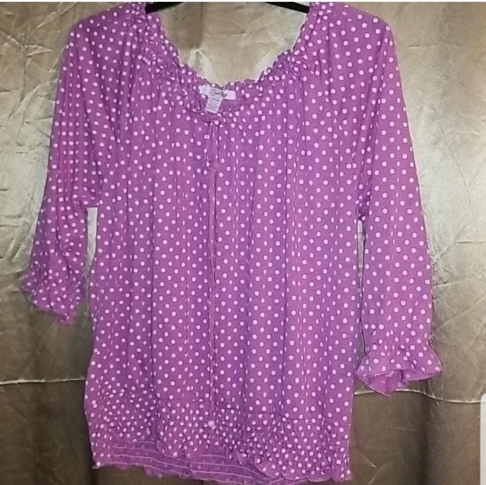 🎯 4 for $16 🎯 Off the shoulders or on blouse
